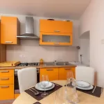 1 Bedroom Front In *