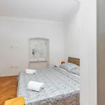 Apartment 1 Bedroom Front In *