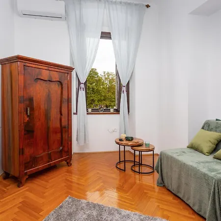 Appartamento 1 Bedroom Lovely In Fiume