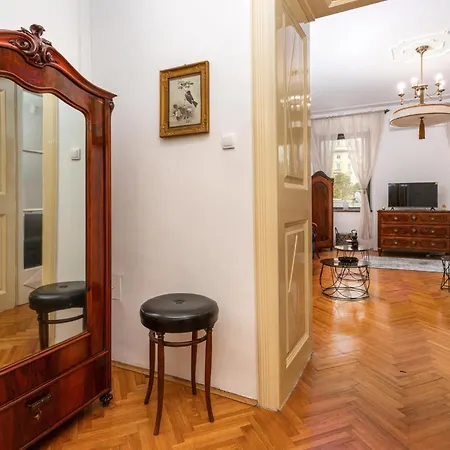 Appartamento 1 Bedroom Lovely In Fiume