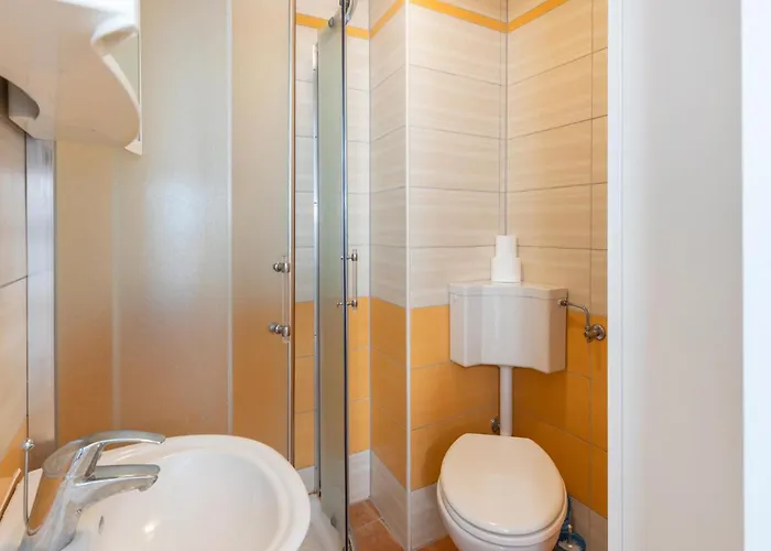 1 Bedroom Lovely In * Laurana