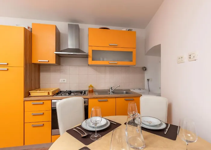 1 Bedroom Lovely In *