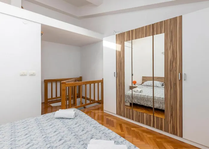 1 Bedroom Lovely In Apartman Lovran